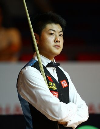 断出示红牌 断出示红牌