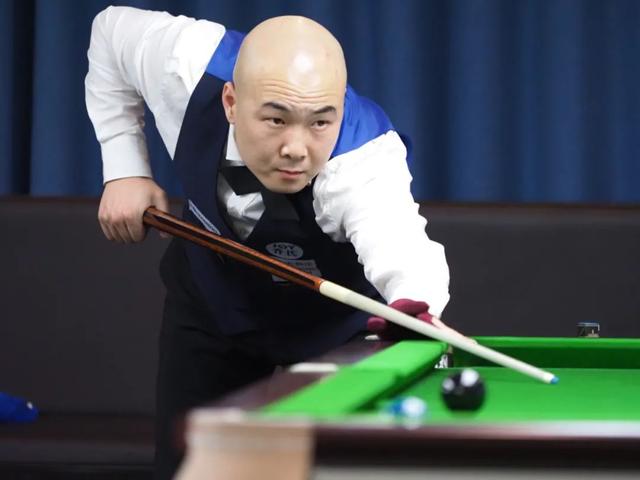 交媒体上公 交媒体上公