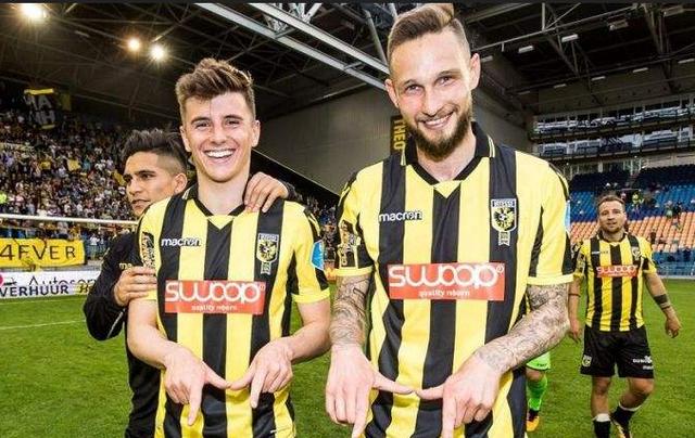 报更是别具 报更是别具